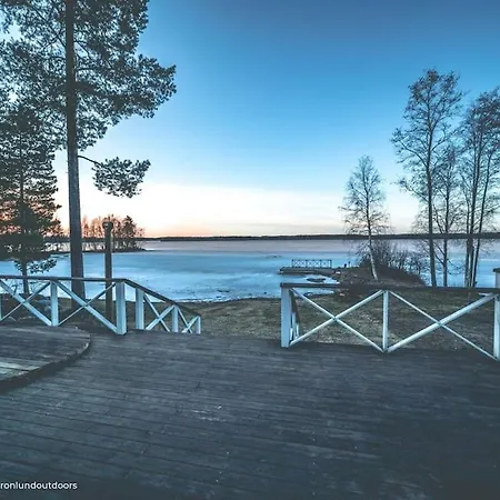 Luxury For Two In Tahlo With Lakeside Sauna Villa