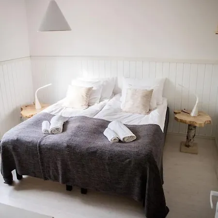 Luxury For Two In Tahlo With Lakeside Sauna Mutala