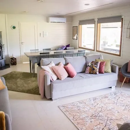 Villa Luxury For Two In Tahlo With Lakeside Sauna